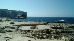 Die Steilküste von Gozo - Blick zum Fungus Rock.