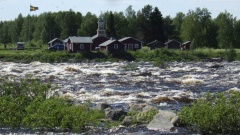 Fluss an der Finnisch-Schwedischen Grenze.