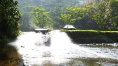 Kauai: Mit dem geliehenen Jeep Wrangler durchs Wasser.