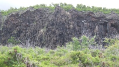 Big Island: Wanderung vom Pu'uhonua-o-Honaunau Ntl. Historic Park entlang eines 'Versteinerten Wasserfalls'.