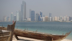 Skyline der Corniche von Abu Dhabi.