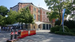 Juli 2025: Eröffnung der Bayreuther Festspiele im Zeichen von zehn Jahren unkontrollierter Migration